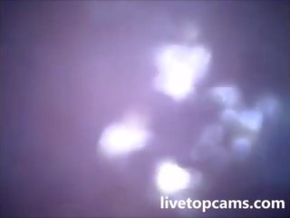 Jong dame cums gefilmd van binnenin een vagina bij livetopcams pt1