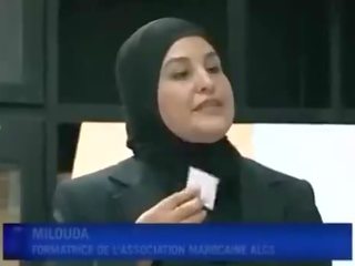 Arab lassie puts kondóm od ústa