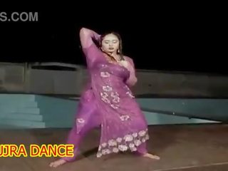 Mới mujra trong mưa mưa