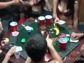 Špinavé klip poker hra na vysoká škola internát izba párty