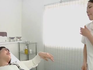 Japansk lesbisk captivating spitting massasje klinikk subtitled