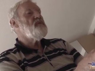 Old young - big member garry ata fucked by ýaşlar she licks thick old man pecker